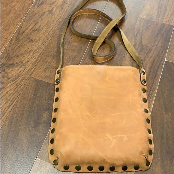 Patricia Nash Handbags - Patricia Nash Tan Distressed Leather Crossbody Bag
